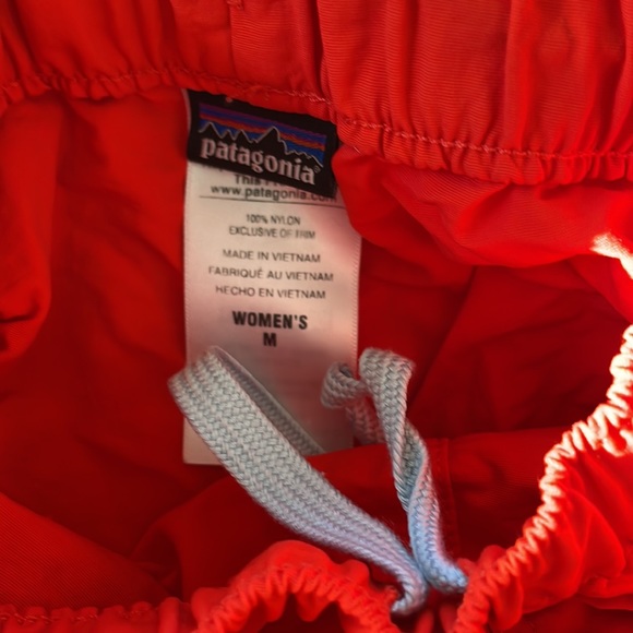 Patagonia women’s board shorts in bright red - Picture 2 of 4